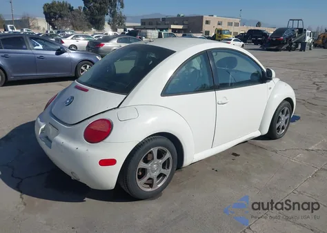 2000 Volkswagen New Beetle Gls z USA, uszkodzony, nr VIN 3VWCC21C3YM431589